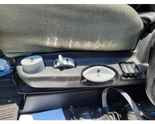 KENWORTH T680 SEAT, FRONT