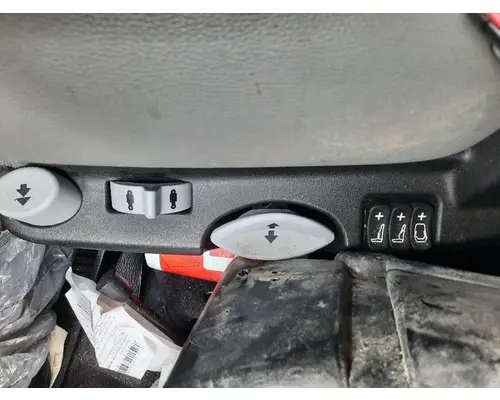KENWORTH T680 SEAT, FRONT