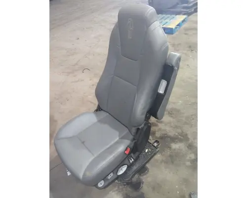 KENWORTH T680 SEAT, FRONT