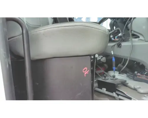 KENWORTH T680 SEAT, FRONT