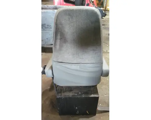 KENWORTH T680 SEAT, FRONT