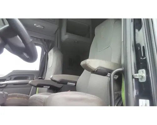 KENWORTH T680 SEAT, FRONT