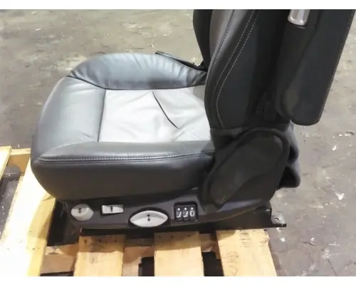 KENWORTH T680 SEAT, FRONT