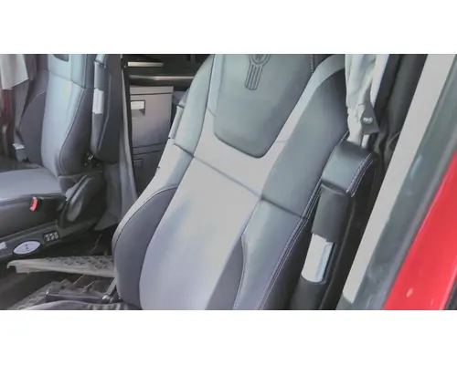 KENWORTH T680 SEAT, FRONT