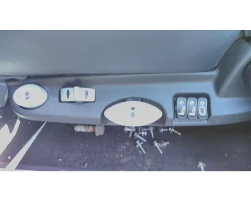 KENWORTH T680 SEAT, FRONT