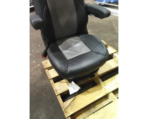KENWORTH T680 SEAT, FRONT