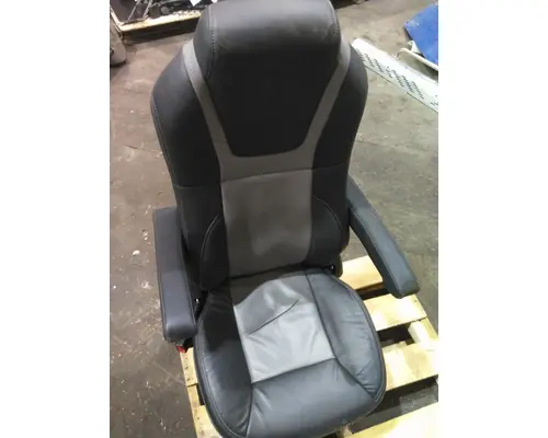 KENWORTH T680 SEAT, FRONT