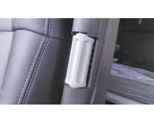 KENWORTH T680 SEAT, FRONT