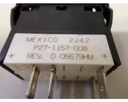 KENWORTH T680 SLEEPER BUNK SWITCH