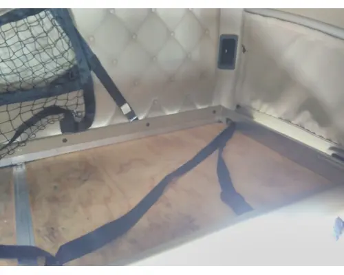 KENWORTH T680 SLEEPER BUNK