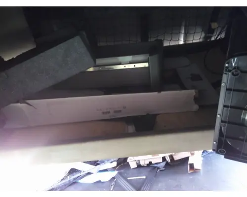 KENWORTH T680 SLEEPER BUNK