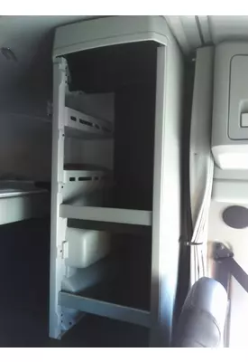 KENWORTH T680 SLEEPER CLOSET