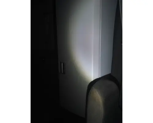 KENWORTH T680 SLEEPER CLOSET