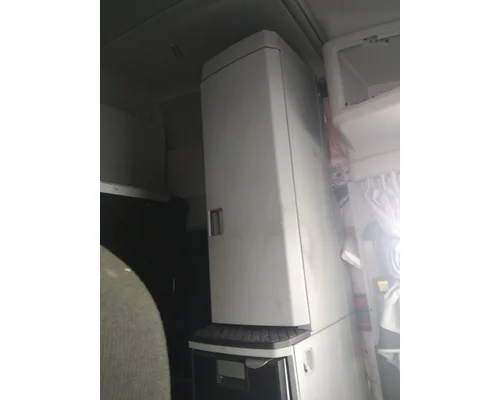 KENWORTH T680 SLEEPER CLOSET