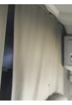 KENWORTH T680 SLEEPER CURTAIN