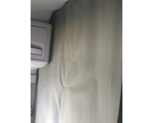KENWORTH T680 SLEEPER CURTAIN