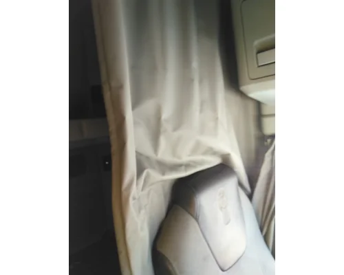 KENWORTH T680 SLEEPER CURTAIN