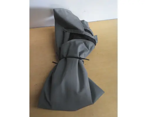 KENWORTH T680 SLEEPER CURTAIN