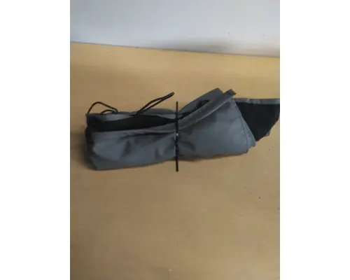 KENWORTH T680 SLEEPER CURTAIN