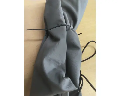 KENWORTH T680 SLEEPER CURTAIN