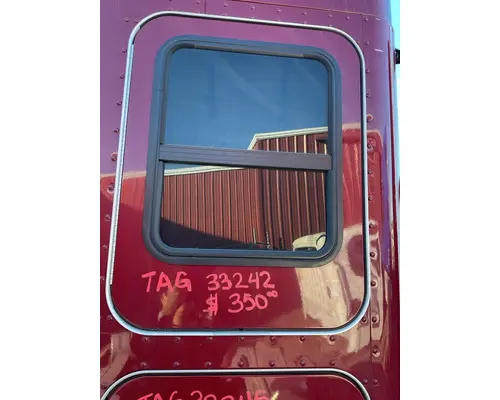 KENWORTH T680 SLEEPER-INTERIOR