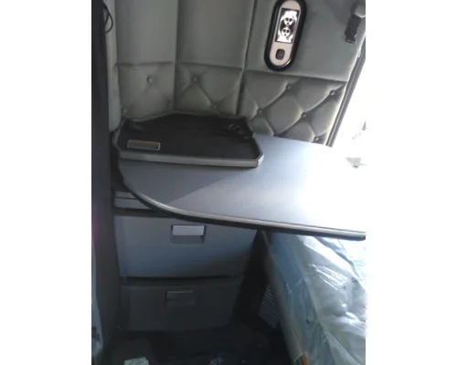 KENWORTH T680 SLEEPER REFRIGERATOR