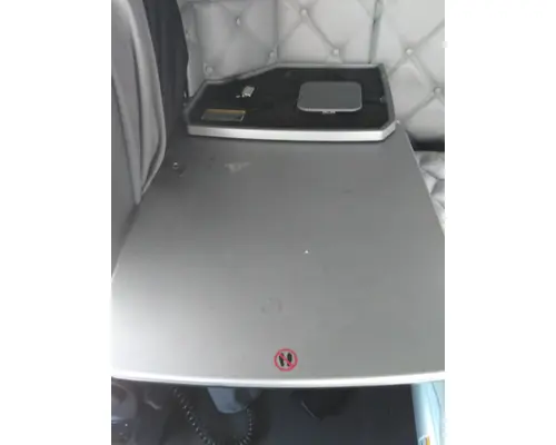 KENWORTH T680 SLEEPER TABLE