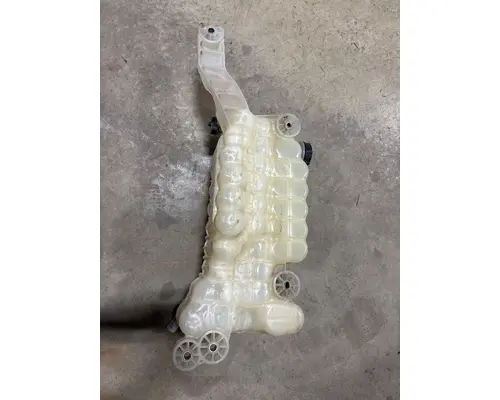 KENWORTH T680 SURGE TANK