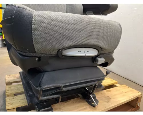 KENWORTH T680 Seat, Front