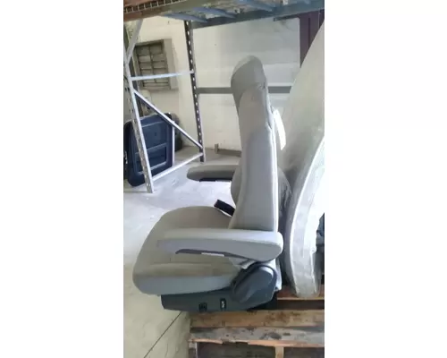 KENWORTH T680 Seat, Front