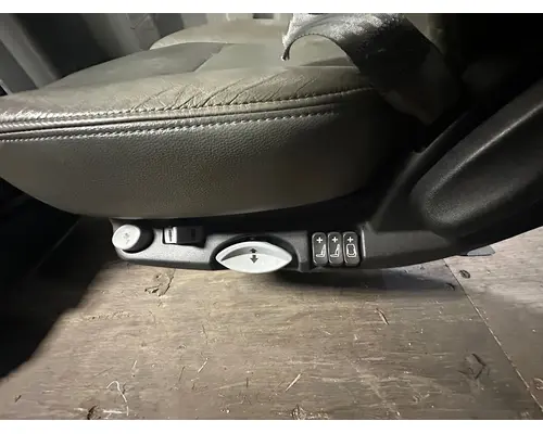 KENWORTH T680 Seat, Front