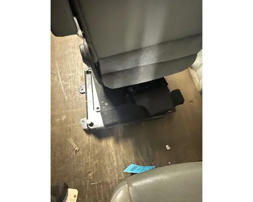 KENWORTH T680 Seat, Front