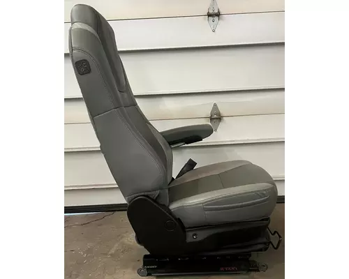 KENWORTH T680 Seat, Front