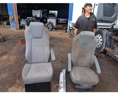 KENWORTH T680 Seat, Front