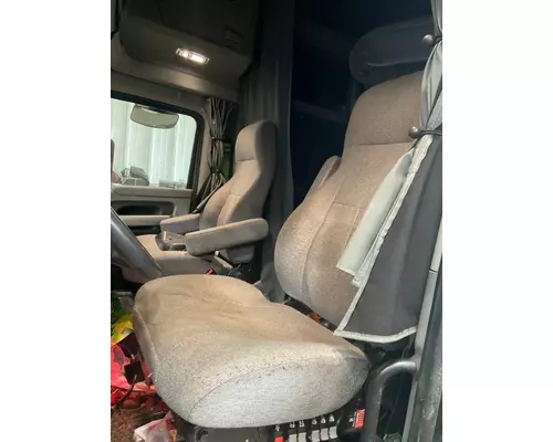 KENWORTH T680 Seat, Front