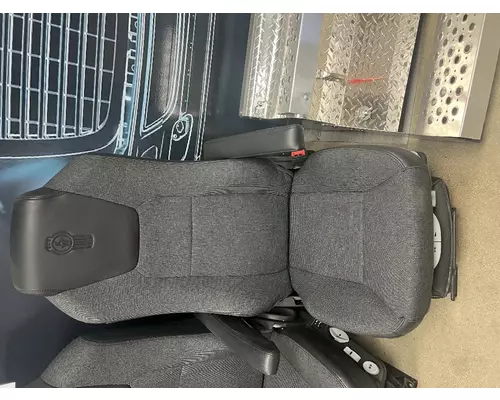 KENWORTH T680 Seat, Front