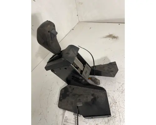 KENWORTH T680 Shift Lever 412