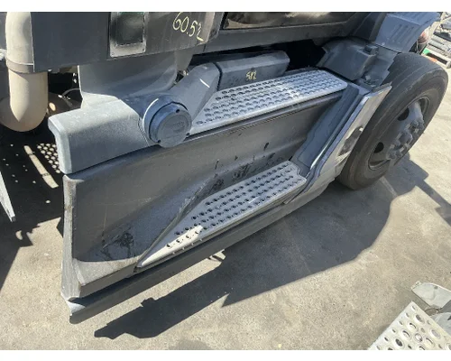 KENWORTH T680 Side Fairing