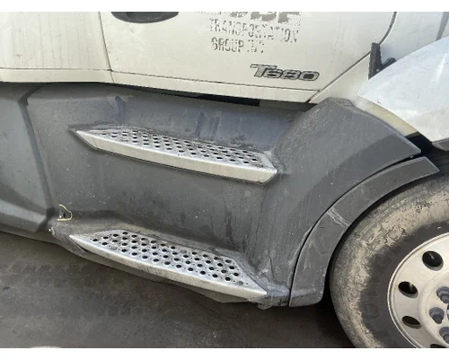 KENWORTH T680 Side Fairing