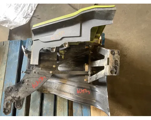 KENWORTH T680 Skirt