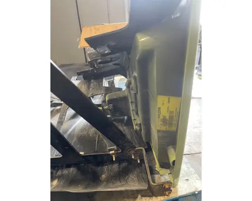 KENWORTH T680 Skirt