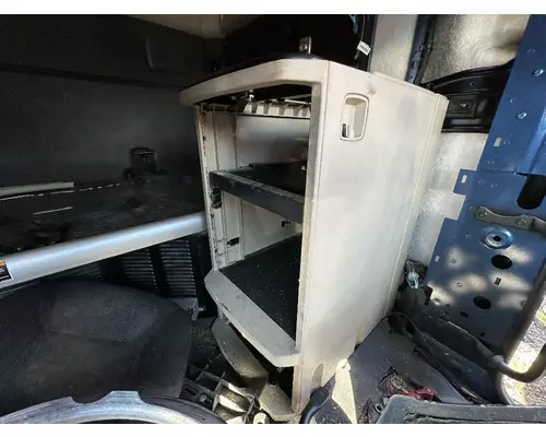 KENWORTH T680 Sleeper Cabinet, Drivers Side