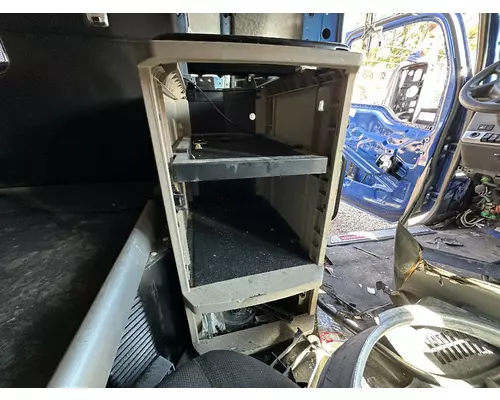 KENWORTH T680 Sleeper Cabinet, Drivers Side