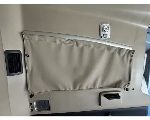 KENWORTH T680 Sleeper Window