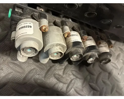 KENWORTH T680 Starter Solenoid