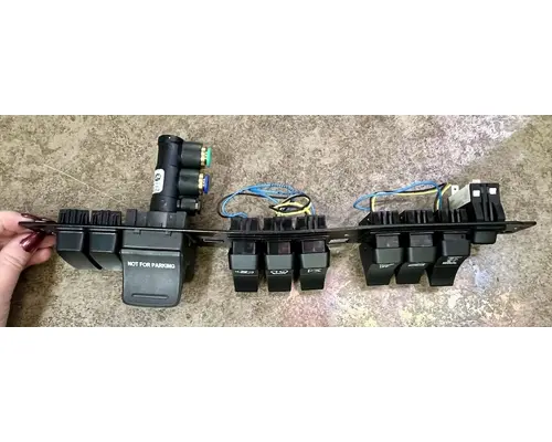 KENWORTH T680 Switch, misc 