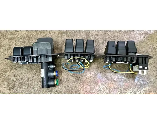 KENWORTH T680 Switch, misc 