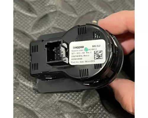 KENWORTH T680 Switch, misc 