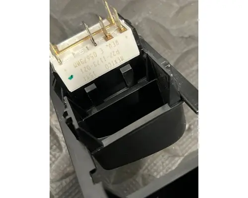 KENWORTH T680 Switch, misc 