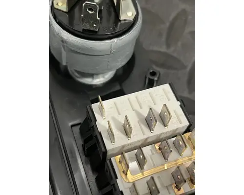 KENWORTH T680 Switch, misc 